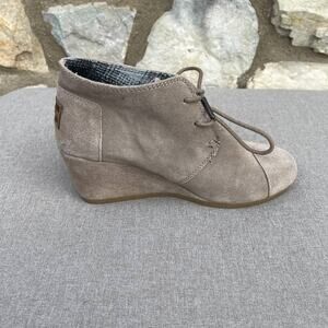 TOMS Desert wedge suede booties tan size 6